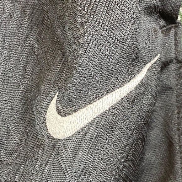 NIKE Black & Green Running Short - Picture 6 of 8